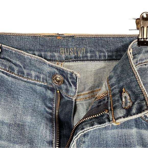 7 FOR ALL MANKIND Austyn Relaxed Straight Leg Jeans - Picture 7 of 9